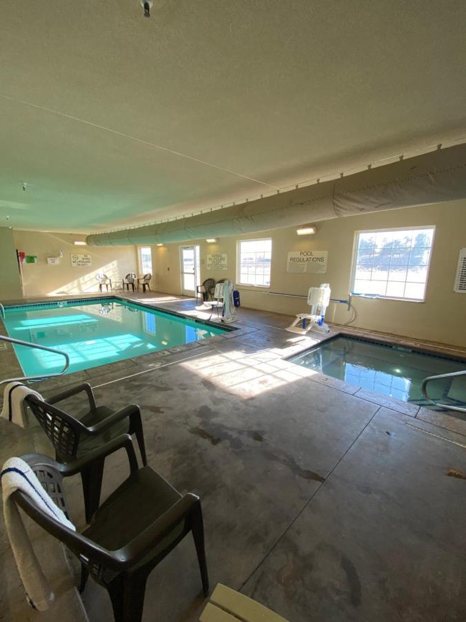 Cobblestone Hotel & Suites - Broken Bow Eksteriør billede