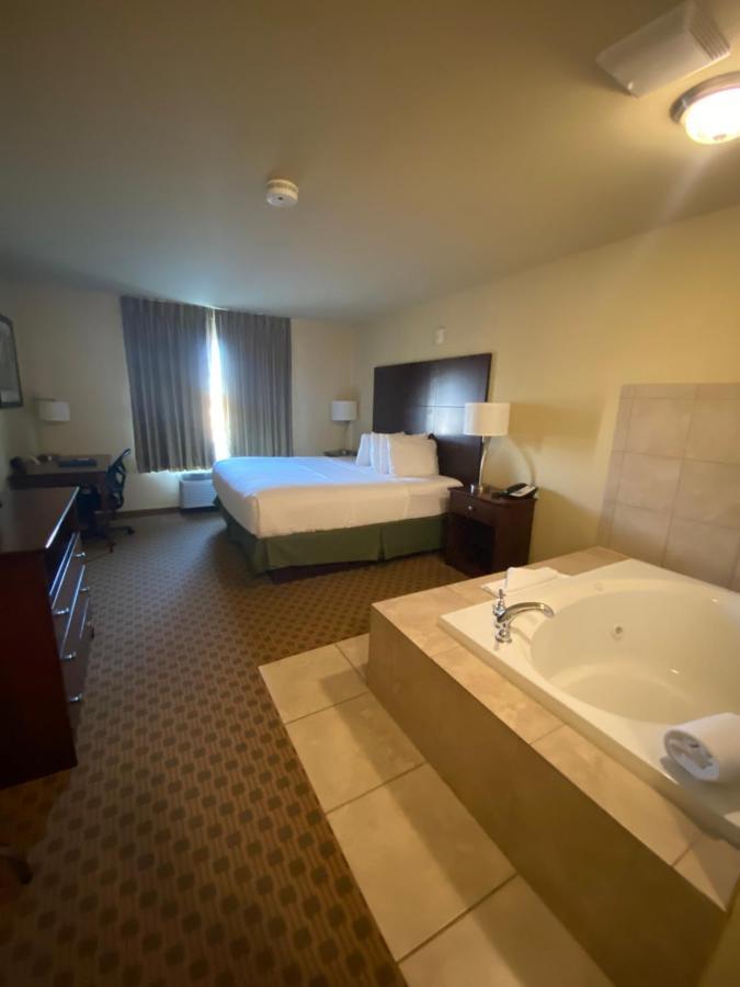 Cobblestone Hotel & Suites - Broken Bow Eksteriør billede